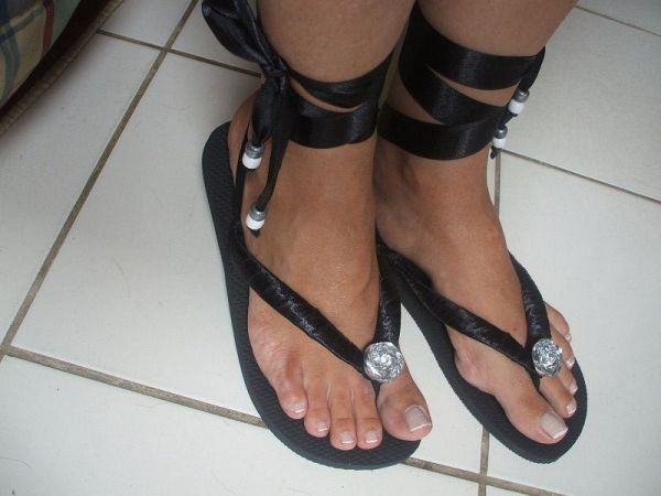 Sandalias bordadas